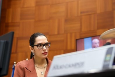 JANAINA RIVA.jpg