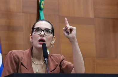 JANAINA RIVA.jpg