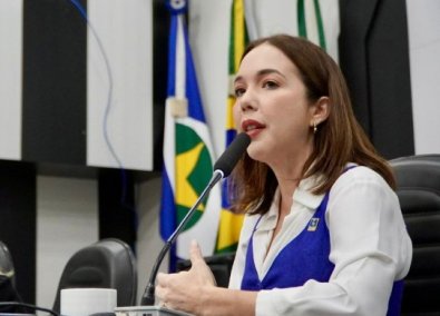 MAYSA LEAO.jpg