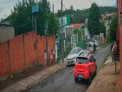 CARRO CRIANCAS.jpg