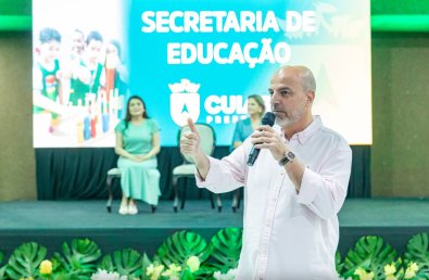 amauri monge - secretario educacao.jpg
