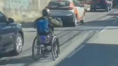 CADEIRANTE RUA.jpg
