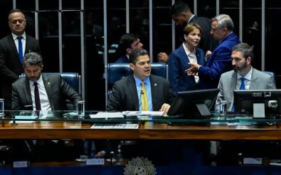 senadores-alcolumbre.jpg
