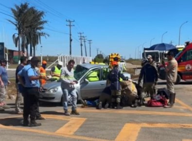 moto, carro, sorriso.jpg