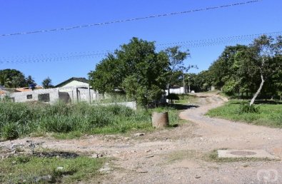 rua sem asfalto