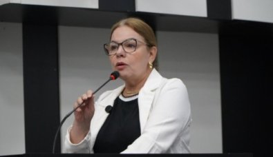 PAULA CALIL.jpg