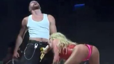 CANTORA SEXO ORAL.jpg
