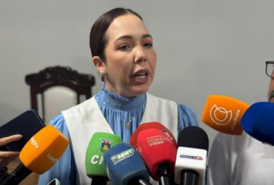 MAYSA LEAO.jpg