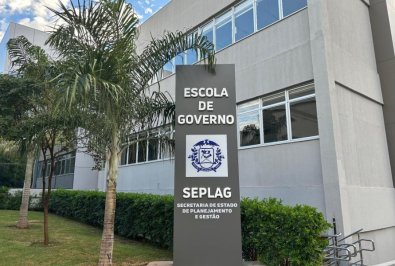 ESCOLA DE GOVERNO.jpg