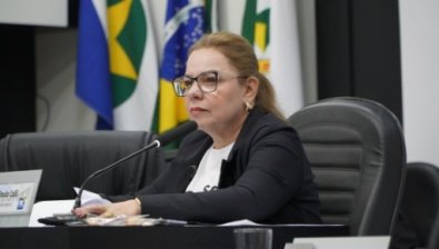 PAULA CALIL.jpg