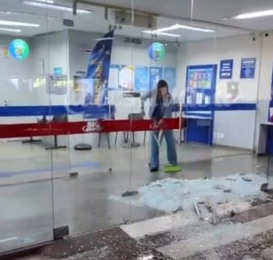 vidraca mercado destruida.jpg