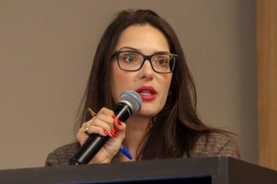 JANAINA RIVA.jpg