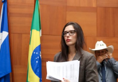 JANAINA RIVA.jpg