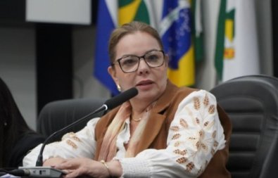 PAULA CALIL .jpg