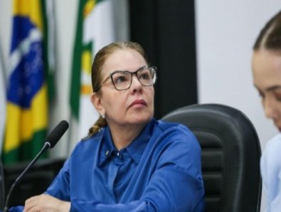 PAULA CALIL.jpg