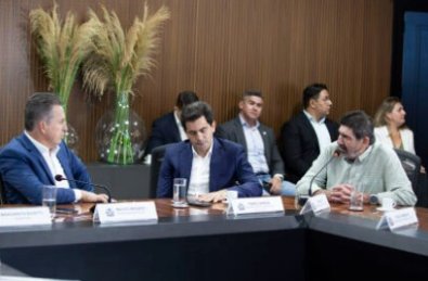 REUMIAO MAURO MENDES - FABIO GARCIA - DR JOAO.jpg