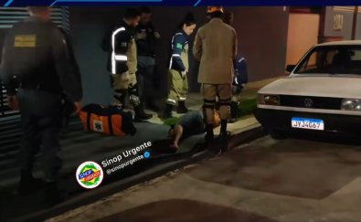 Jovem baleado na mao 
