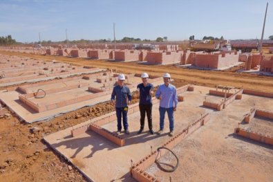 OBRAS CASAS LUCAS DO RIO VERDE.jpg