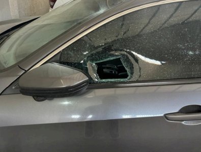 carro publicitario quebrado.jpg