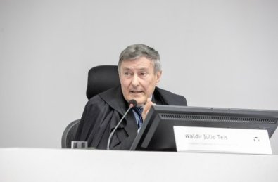 WALDIR TEIS.jpg