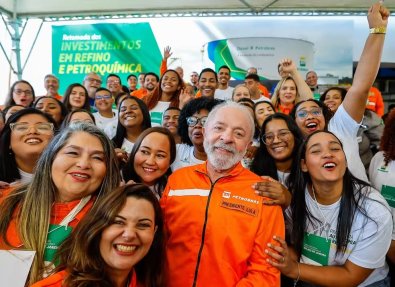 Lula uniforme Petrobras