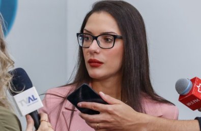 JANAINA RIVA.jpg