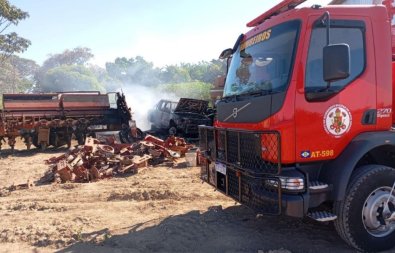 INCENDIO CAMINHONETE.jpg