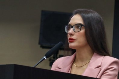 JANAINA RIVA.jpg