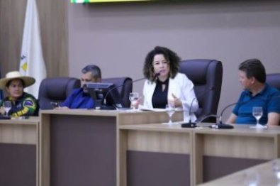 deputada estadual Professora Graciele.jpg