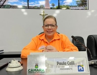 PAULA CALIL.jpg