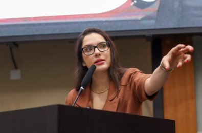 janaina riva (1).jpg