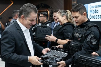 ENTREGA ARMAS POLICIAIS PENAIS.jpg