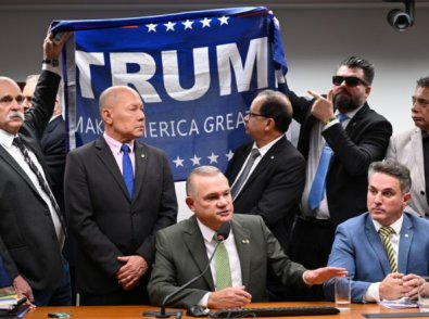 BANDEIRA-TRUMP (1).jpg
