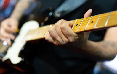 guitarra-violao.jpg
