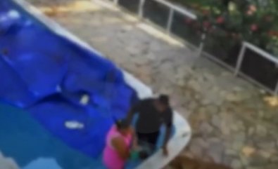 bebe piscina.jpg