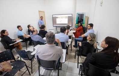 APLICATIVO-EMPREGO.jpg