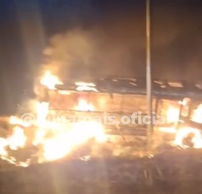 onibus chamas.jpg