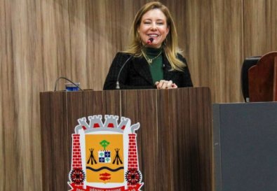 MORETI CAMARA.jpg