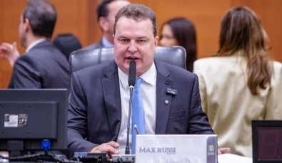 max russi (2).jpg