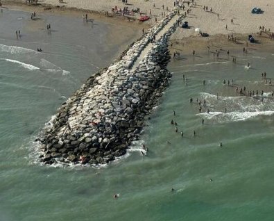 MENINO PRAIA MORTO.jpg