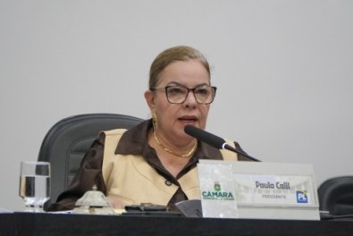 paula calil.jpg
